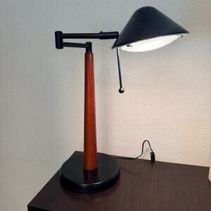 Vintage Mid-Century Underwriters Laboratories Wood & Metal Neck Swivel Desk Lamp